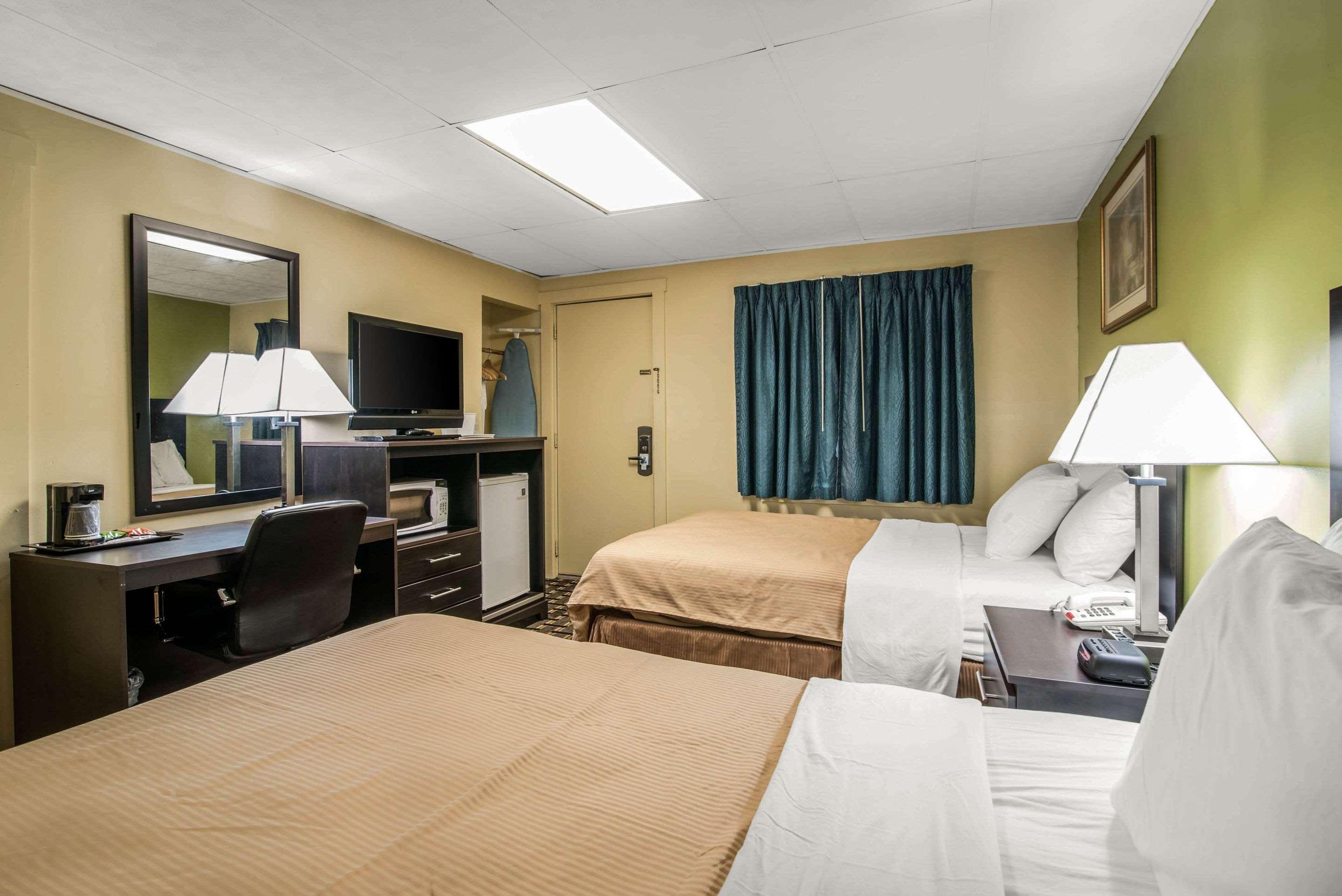 Rodeway Inn Rutland Exterior photo