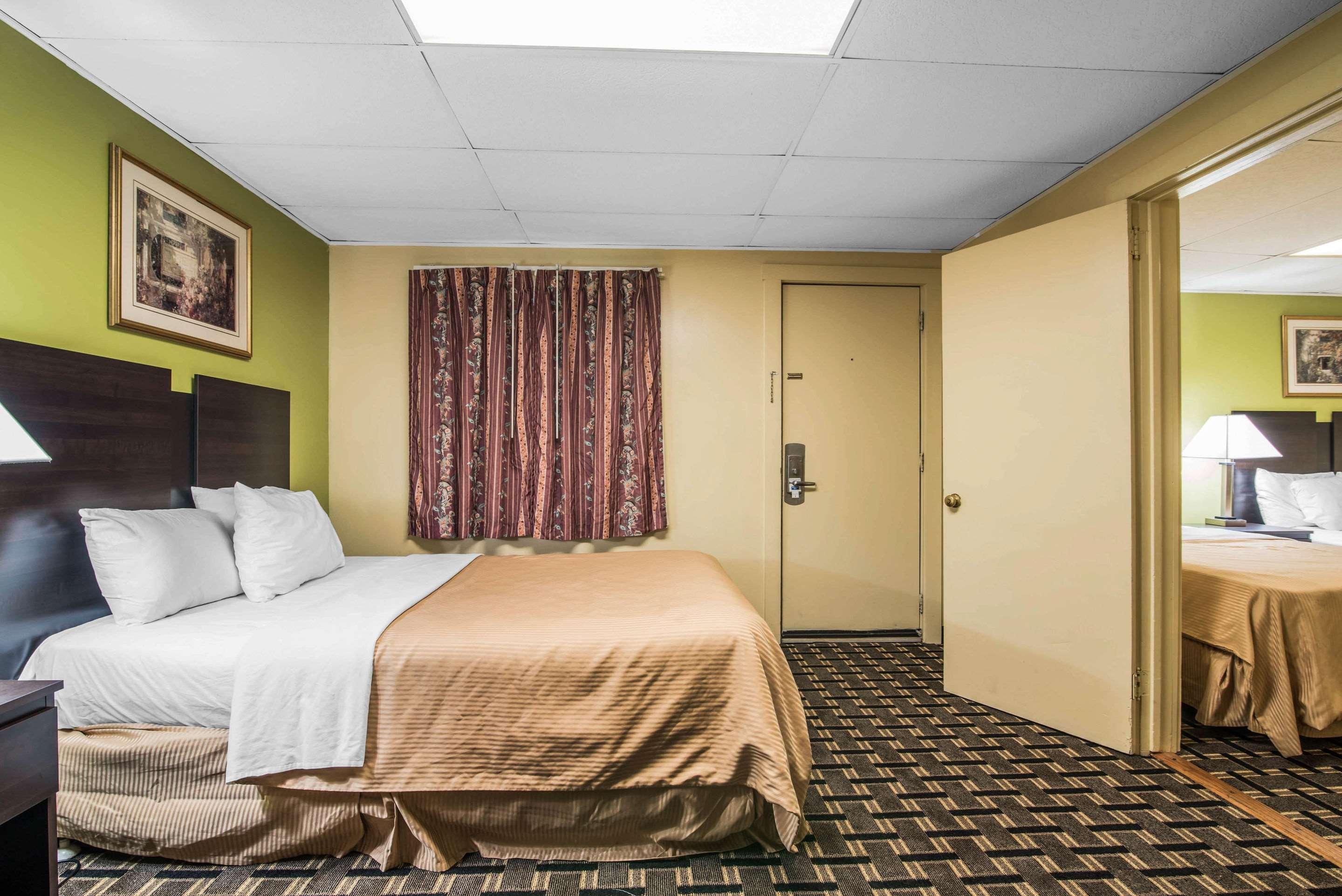 Rodeway Inn Rutland Exterior photo